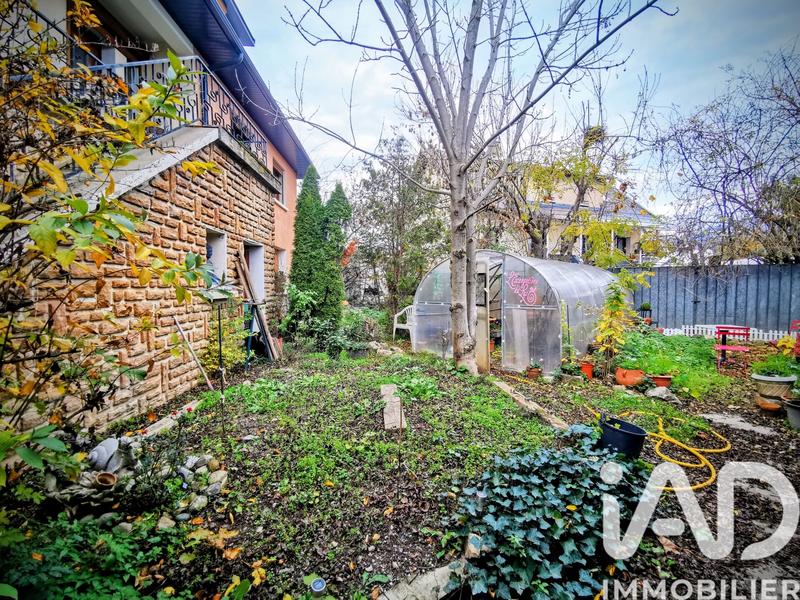 Maison - 222 m² - 10 pièces