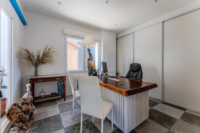 Local commercial - 50 m² - 4 pièces