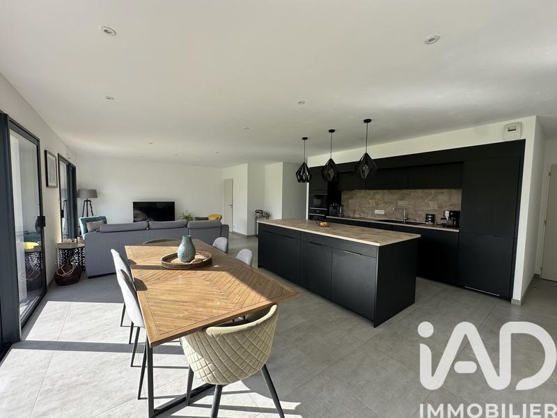 Maison - 125 m² - 5 pièces