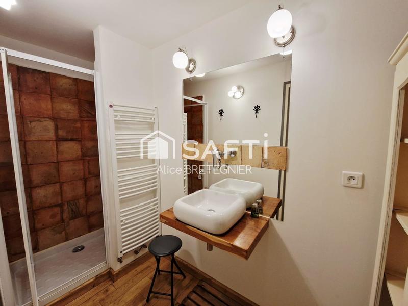 Maison - 280 m² - 10 pièces