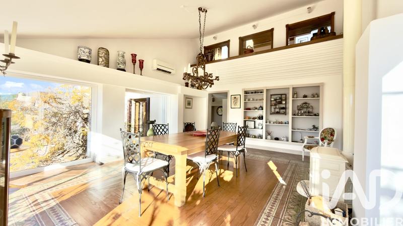 Maison - 284 m² - 7 pièces