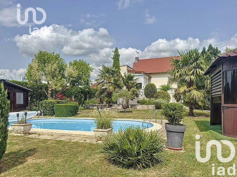 Maison - 200 m² - 8 pièces