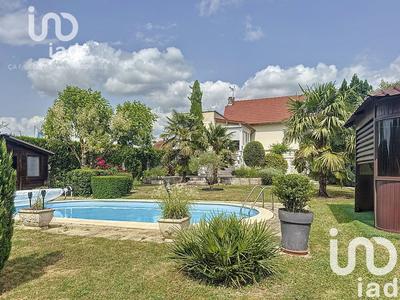 Maison - 200 m² - 8 pièces