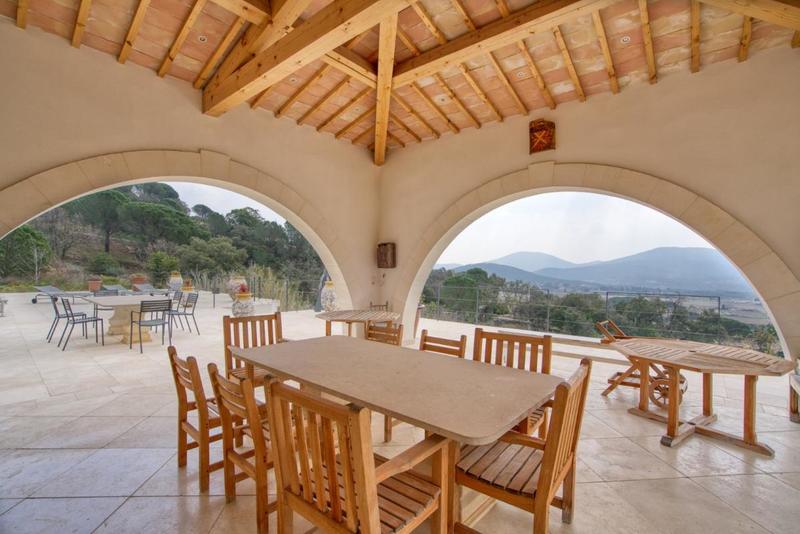 Villa - 350 m² - 4 pièces