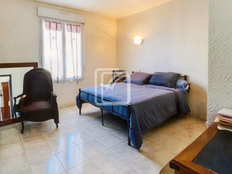 Maison - 281 m² - 9 pièces