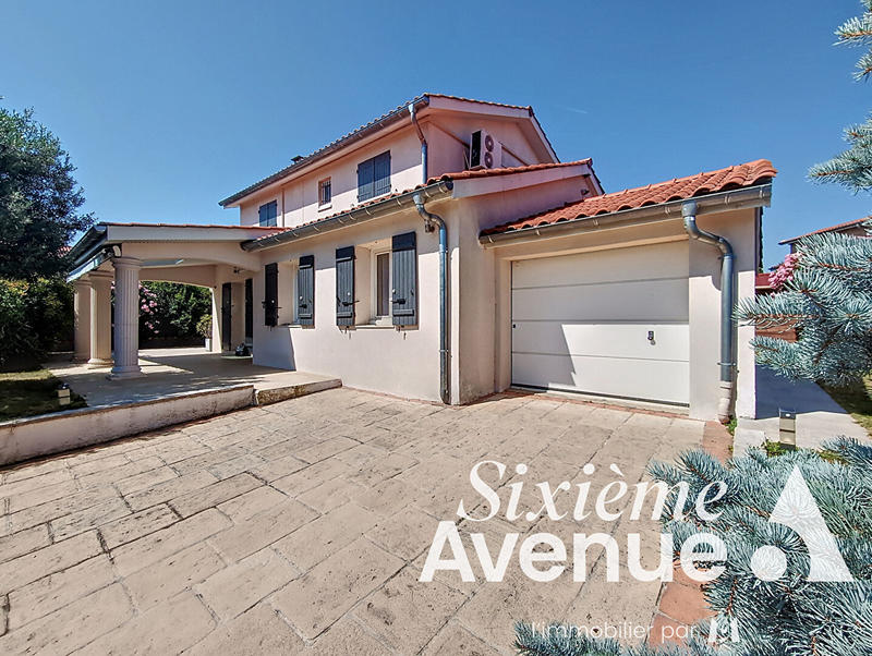 Maison - 146 m² - 8 pièces