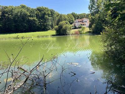 Maison - 220 m² - 7 pièces