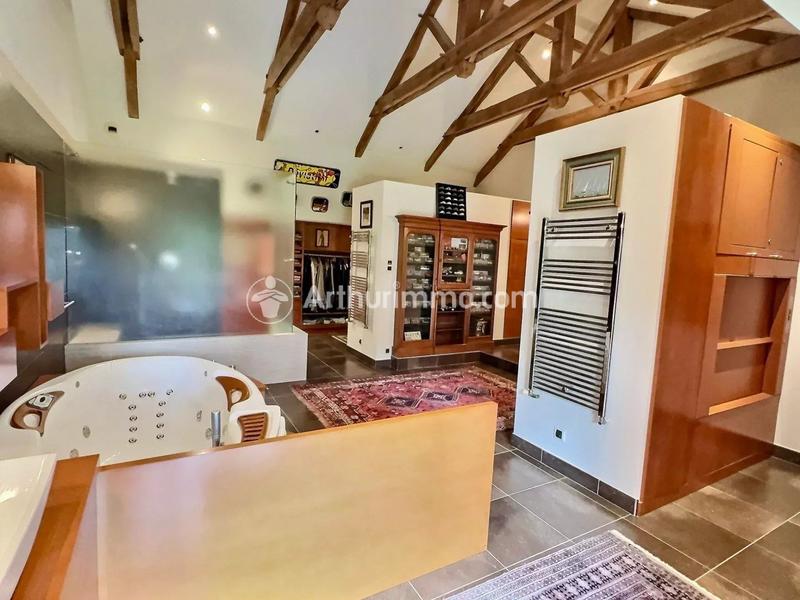 Maison - 700 m² - 12 pièces