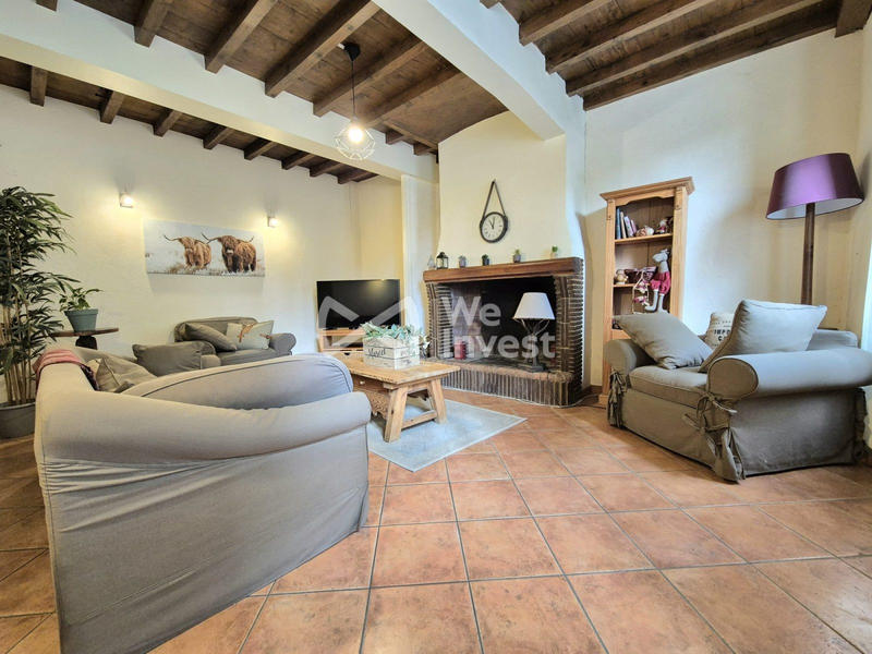 Maison - 234 m² - 8 pièces