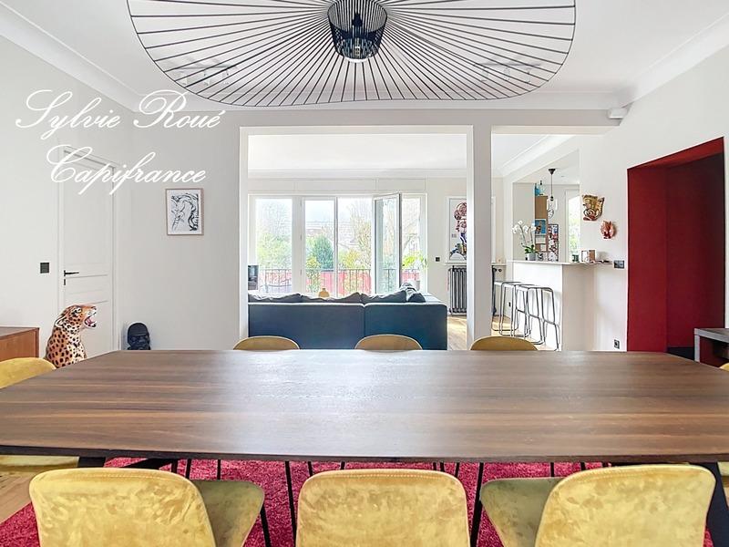 Maison - 430 m² - 12 pièces