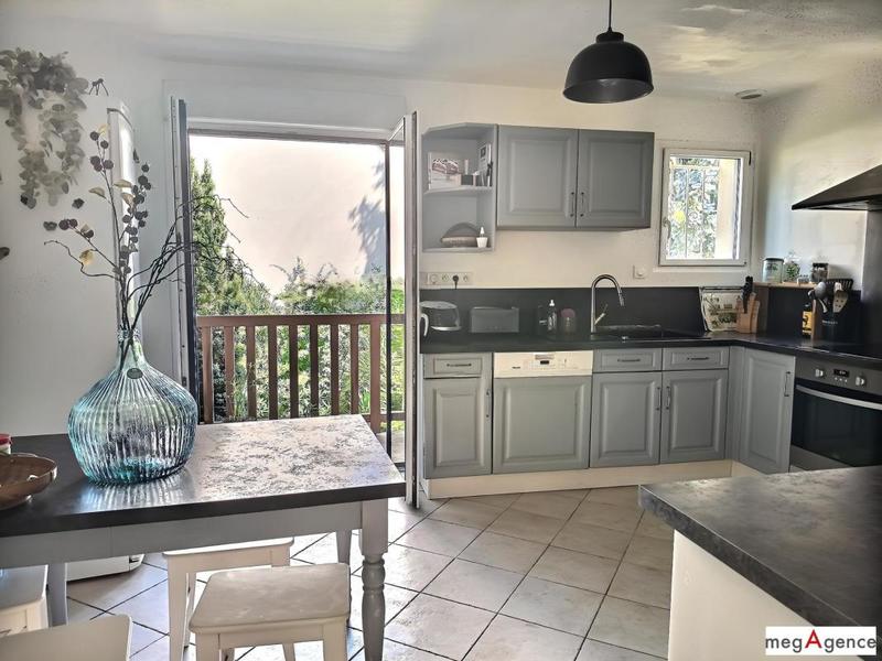 Maison - 224 m² - 8 pièces