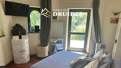 Maison - 235 m² - 8 pièces