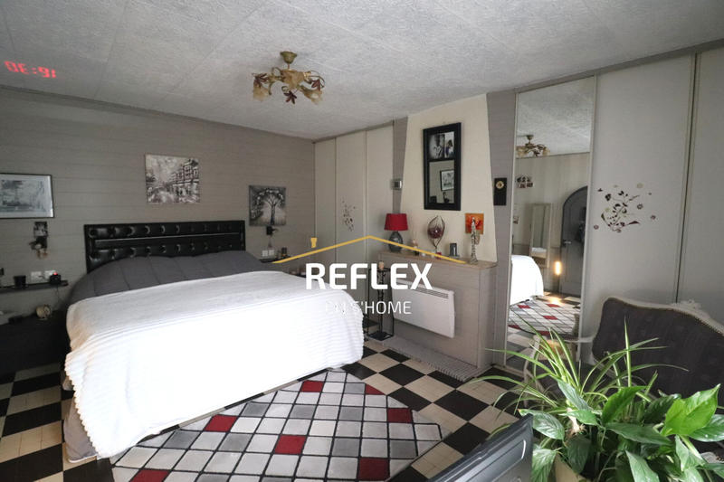 Maison - 229 m² - 8 pièces