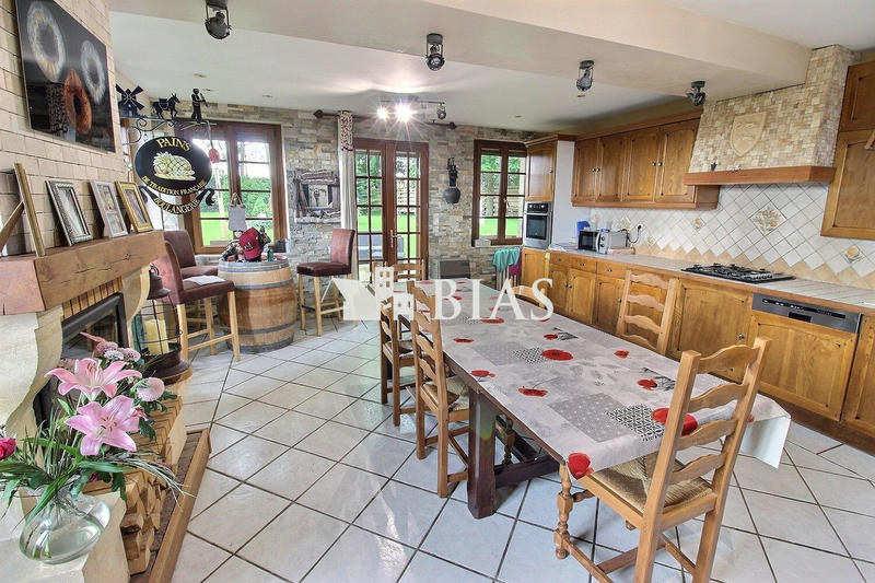 Maison ancienne - 226 m² - 8 pièces