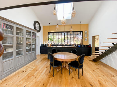 Maison - 180 m² - 5 pièces