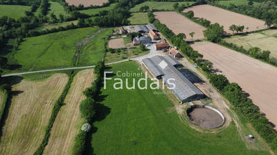 Propriété - 240 m² - 8 pièces