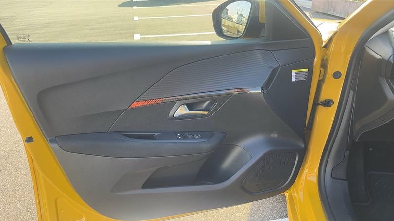 Peugeot E-208 136 50 kWh Active - Entretien constructeur