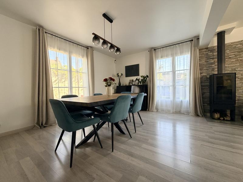 Maison - 97 m² - 5 pièces