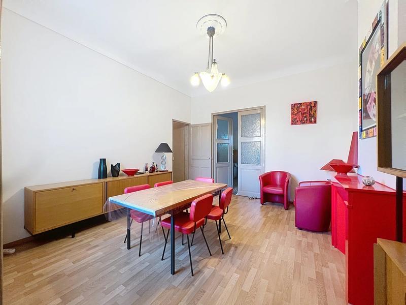 Appartement - 165 m² - 6 pièces