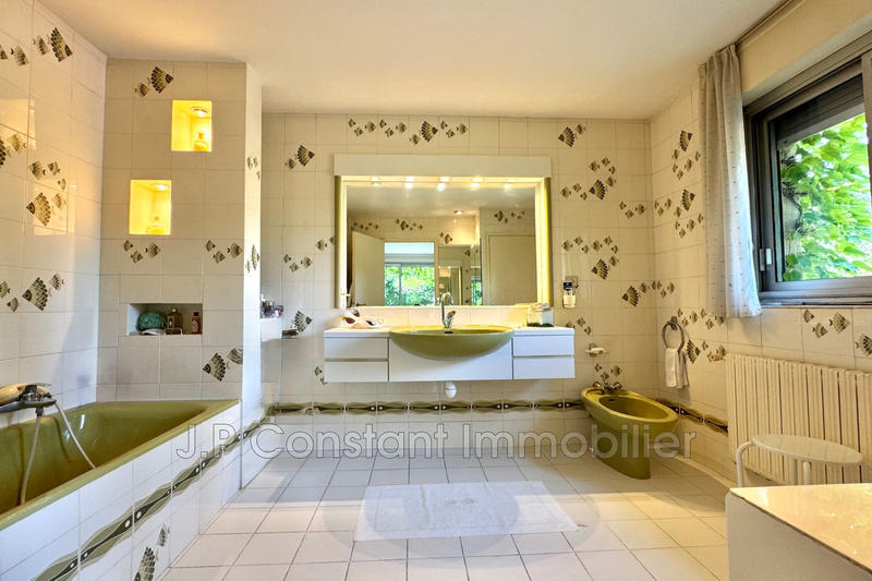 Villa - 260 m² - 6 pièces