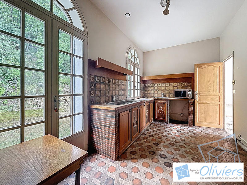 Maison - 221 m² - 9 pièces