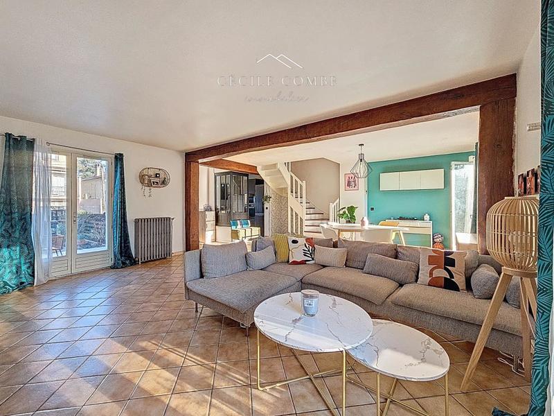 Pavillon - 180 m² - 7 pièces