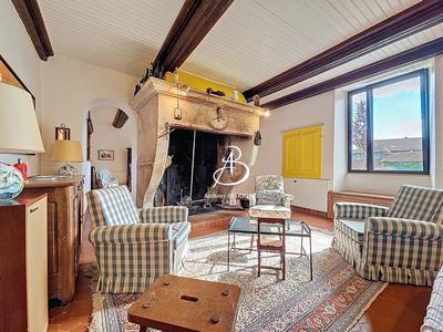 Maison - 331 m² - 12 pièces