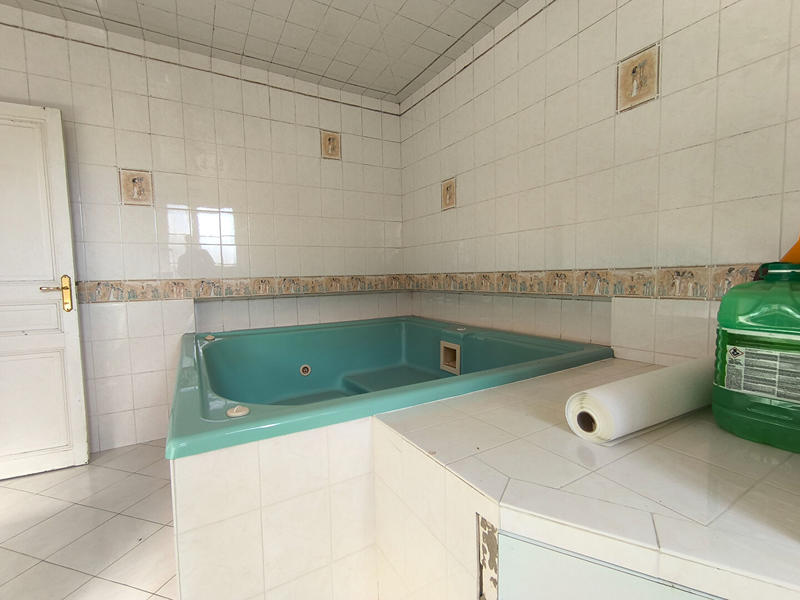 Appartement - 266 m² - 9 pièces