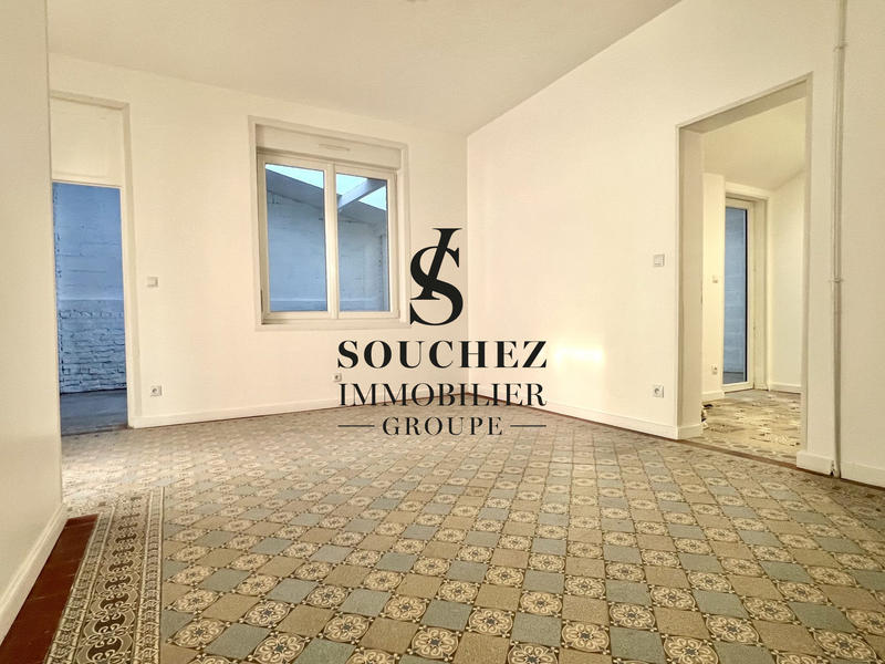 Maison - 300 m² - 6 pièces