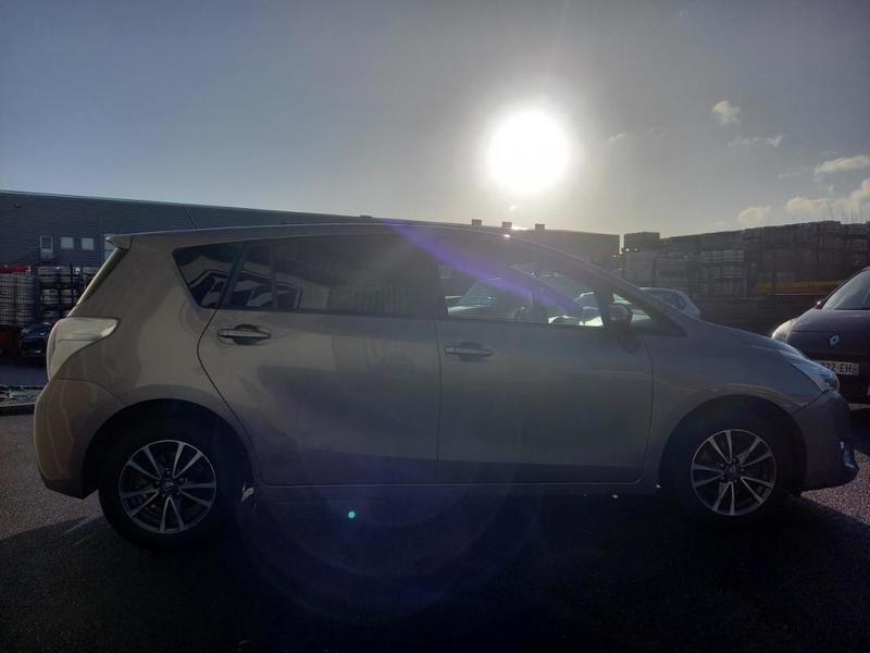 Toyota Verso 112 Ch d-4d SkyView - Garantie 6 Mois