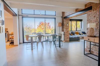 Maison - 220 m² - 7 pièces