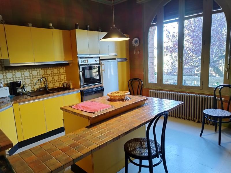 Maison - 211 m² - 8 pièces