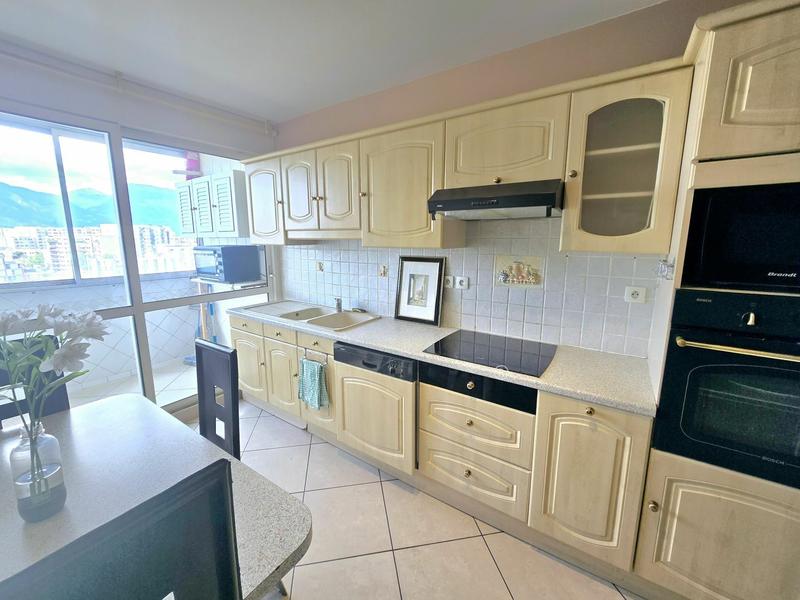 Appartement - 86 m² - 5 pièces