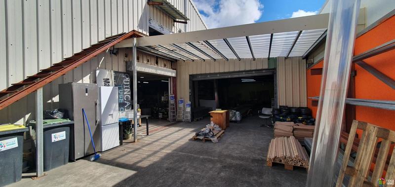 Local commercial - 646 m² - 2 pièces