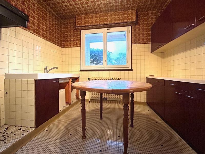 Maison - 180 m² - 9 pièces