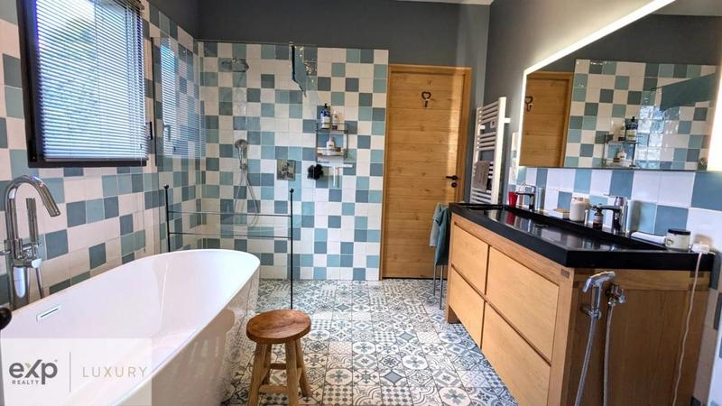 Propriété - 135 m² - 4 pièces