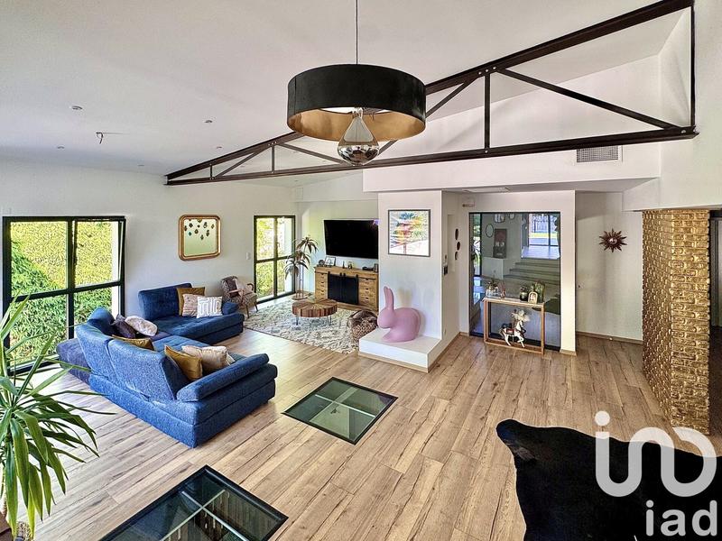 Maison - 293 m² - 6 pièces