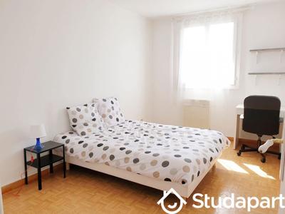 Chambre - 12 m² - 1 pièce