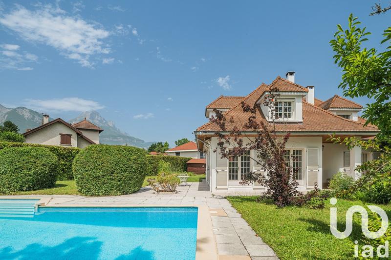 Maison - 205 m² - 5 pièces