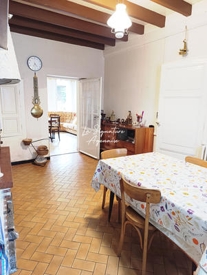 Maison - 248 m² - 8 pièces