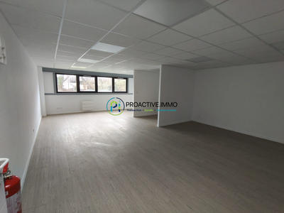 Entrepôt - 111 m²