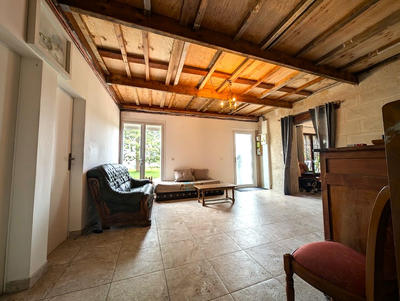 Maison - 180 m² - 9 pièces