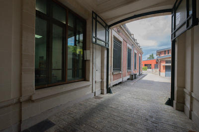 Local commercial - 244 m² - 2 pièces