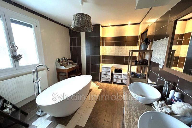 Maison - 153 m² - 6 pièces