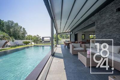 Maison - 391 m² - 8 pièces