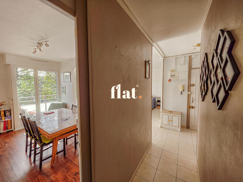 Appartement - 100 m² - 6 pièces