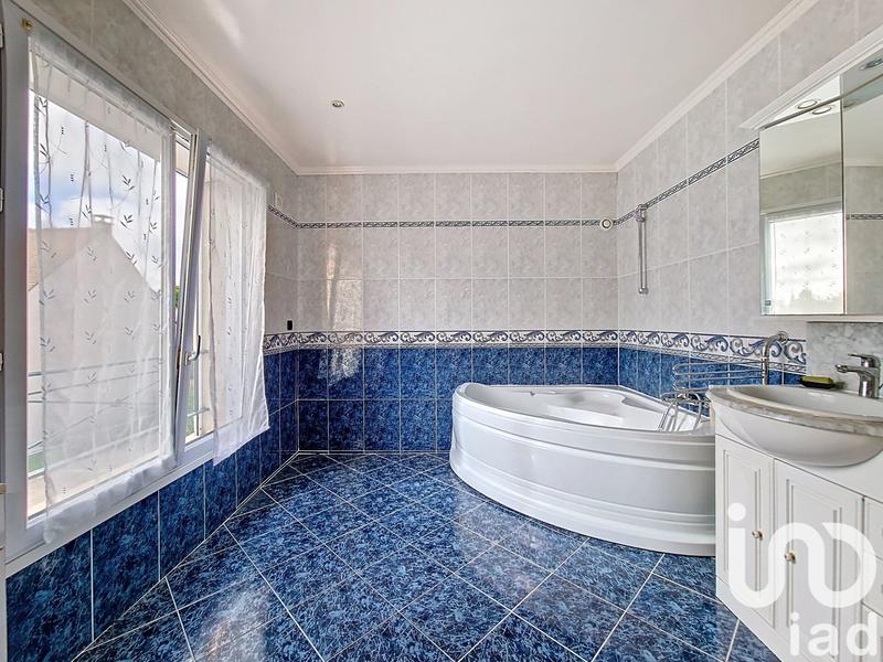 Maison - 177 m² - 7 pièces