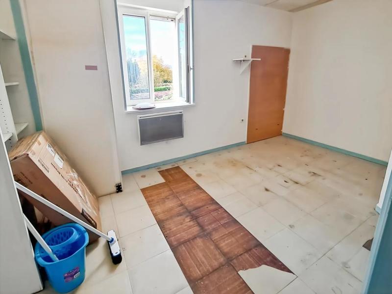 Studio - 304 m² - 8 pièces