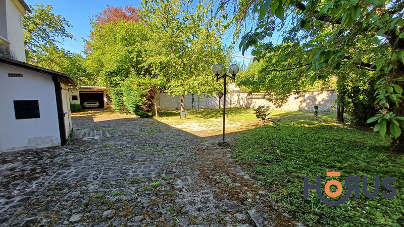 Viager - Maison - 256 m² - 14 pièces