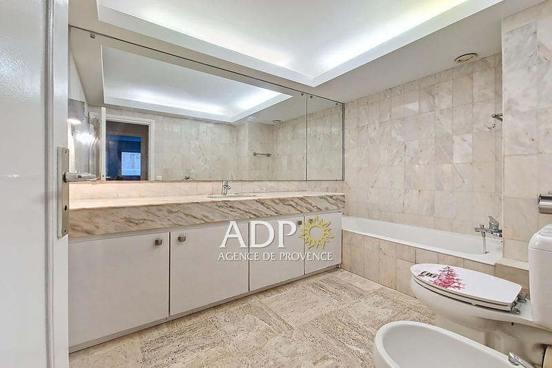 Appartement - 94 m² - 4 pièces